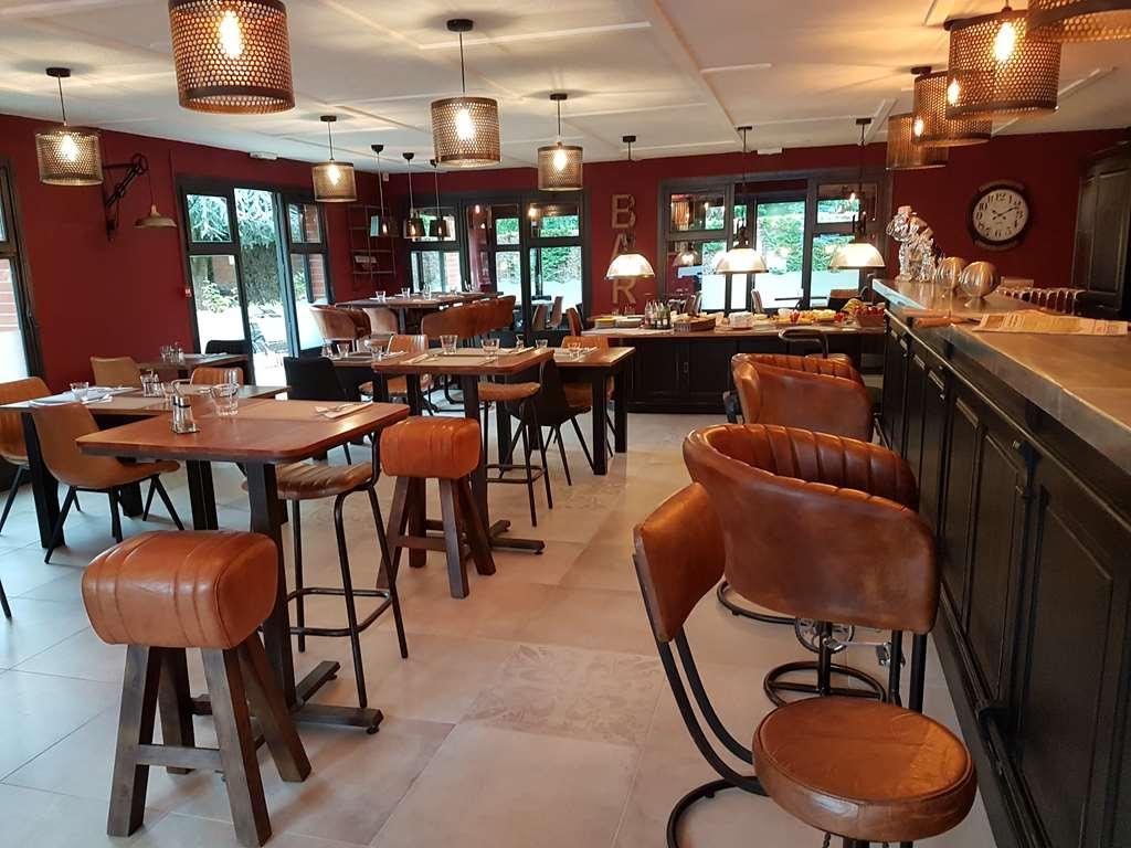 凯里亚德酒店-里尔东赫姆 赫恩 餐厅 照片